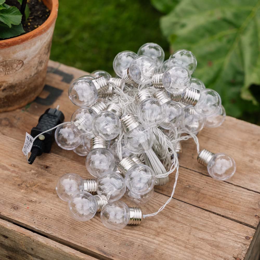 Grande guirlande lumineuse avec 50 ampoules et changement de couleur