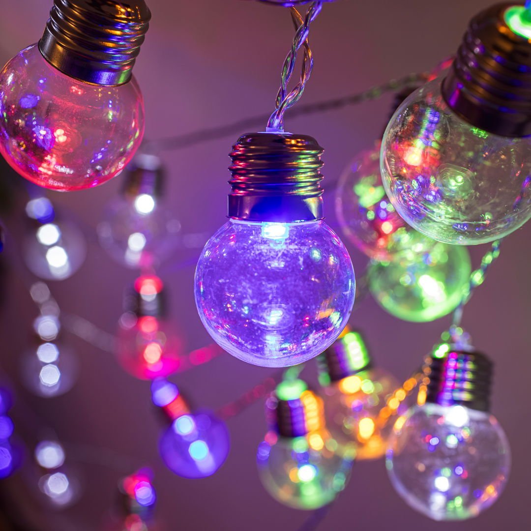 Grande guirlande lumineuse avec 50 ampoules et changement de couleur