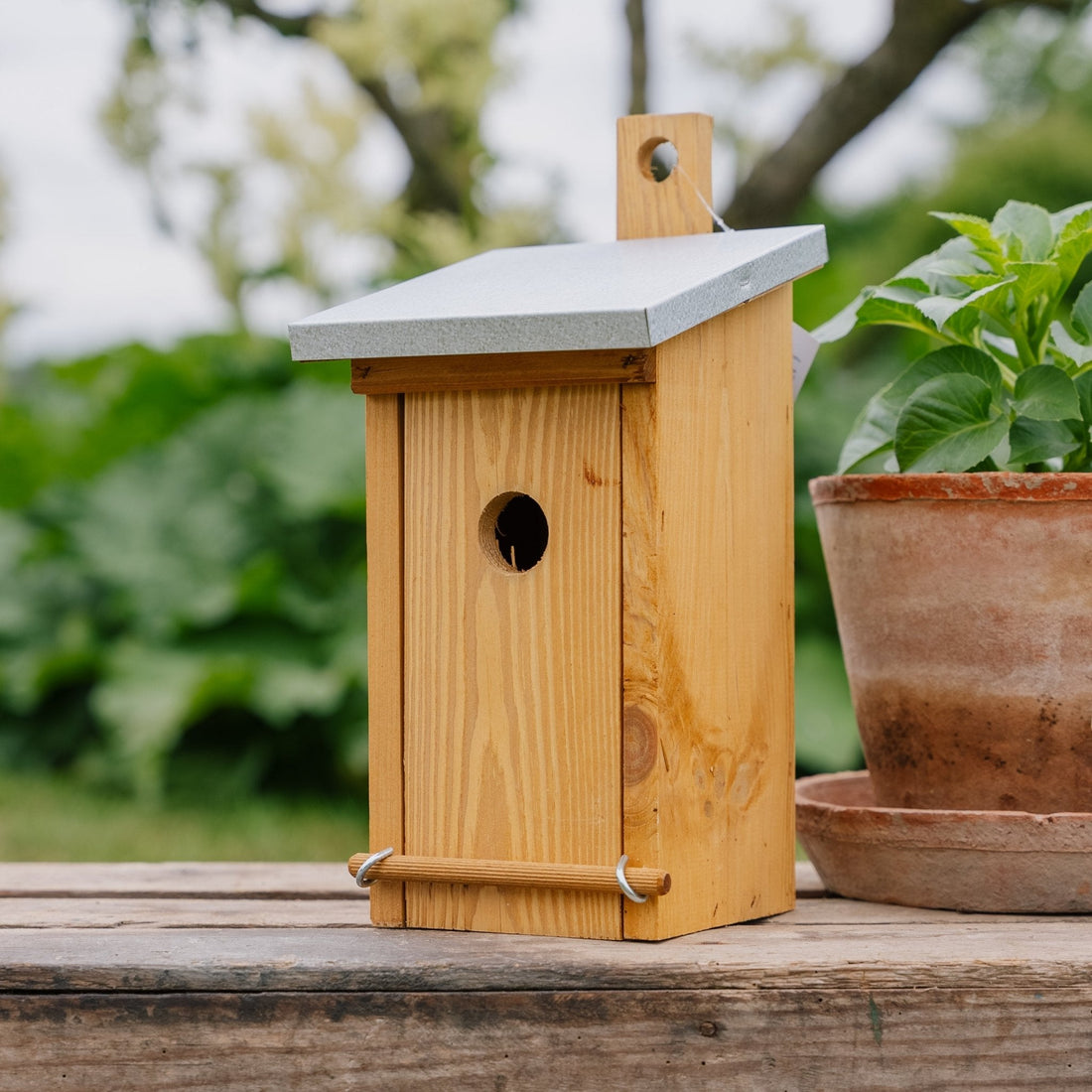 Nichoir en pin avec toit en zinc, L : 19 cm l : 16 cm H : 29 cm