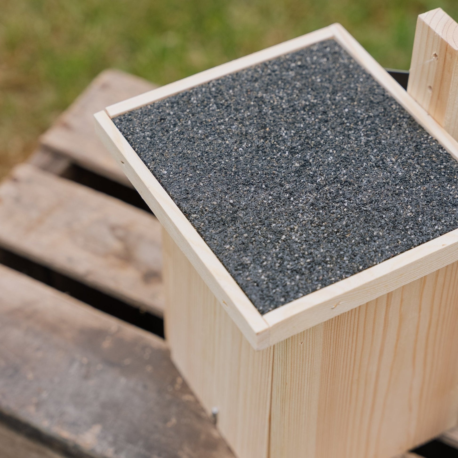 Nichoir, nature, L : 19 cm l : 19 cm H : 22 cm