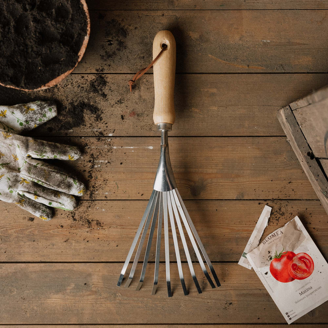 Râteau à main en acier